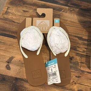 Reef Women's Brown and White Flip Flops Size 9
